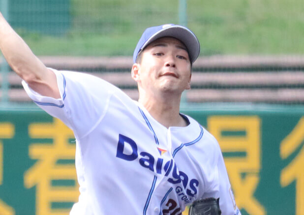 河野　佳